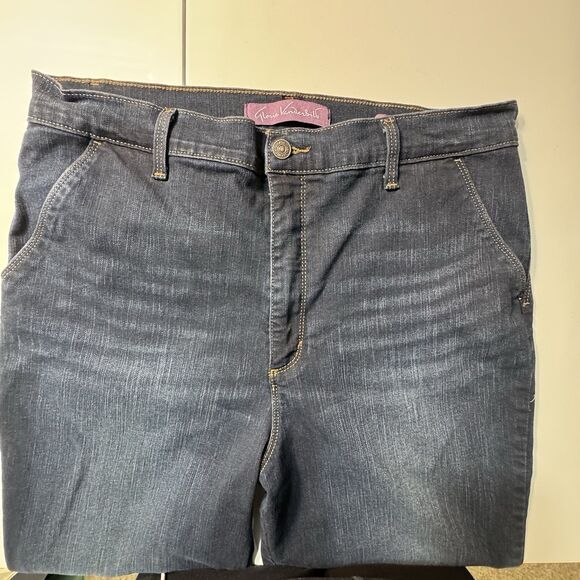 Gloria Vanderbilt boot cut trouser jeans size 18 dark wash - Picture 8 of 9